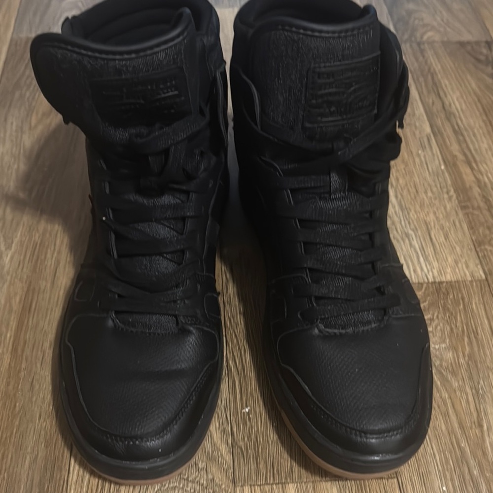 Levi's Black Sneakers with Classic Design